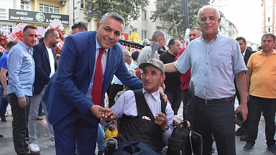 Sadıkoğlu'nun Seçim Ofisi Binlerce Kişinin Katılımıyla Açıldı