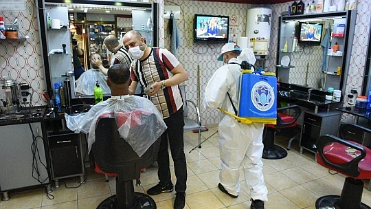 Esnafın Çağrısıyla Şemsiye Sokak'taki İş Yerleri Dezenfekte Edildi