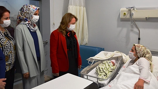 Rektör Karabulut, Hastaneyi Ziyaret Etti