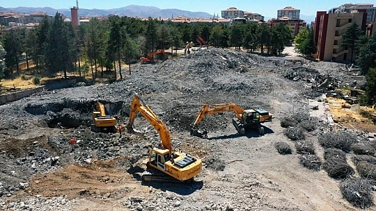 Yeşilyurt Belediyesi Yeni Hizmet Binasının Çalışmaları Devam Ediyor