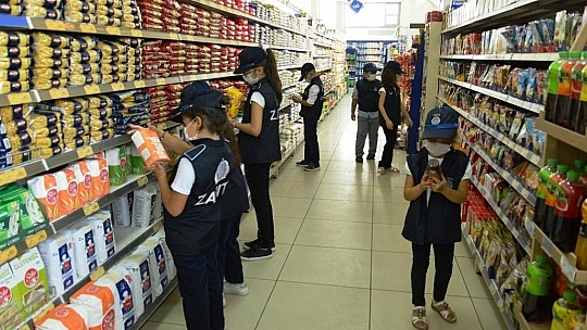 Esnaflar ve Vatandaşlardan Minik Zabıtalara Yoğun İlgi