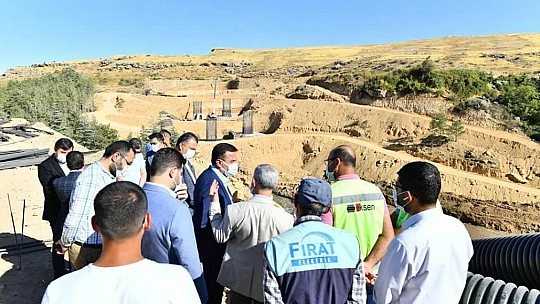 Milletvekili Tüfenkçi İle Belediye Başkanı Çınar, Şahnahan'daki Köprü İnşaatını İnceledi