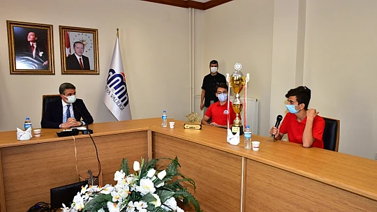 Vali Baruş, Çalışmayı ve Hayal Kurmayı Kesinlikle Bırakmayın
