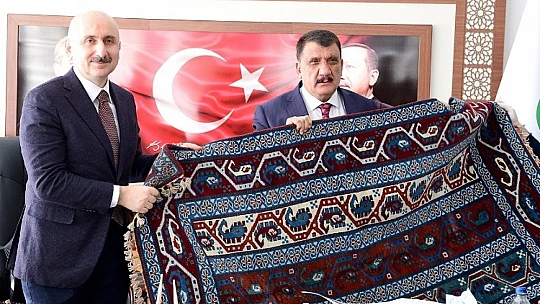 Bakan Karaismailoğlu'ndan Büyükşehir Belediyesi'ne Ziyaret