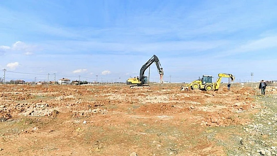 Yeşilyurt Belediyesi, Gündüzbey Ve Fatih Mahallelerine 'Kiraz Ve Vişne Bahçesi' Kuruyor