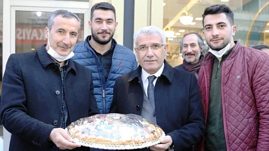 Başkan Güder'den Esnaflara Destek Ziyareti