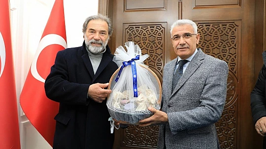Ünlü Sanatçılardan Başkan Güder'e Ziyaret