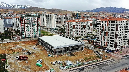 Çilesiz Semt Pazarı Ve Yaşam Merkezi'nin İnşaatı Hızla Yükseliyor