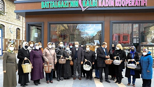 Başkan Güder, Kandil Geleneklerimizi Yaşatmamız Gerekiyor