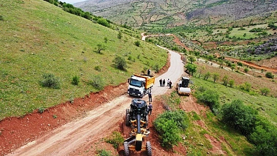 Yeşilyurt Belediyesi Ekipleri, Görgü Mahallesinin Ulaşım Ağını Yeniliyor