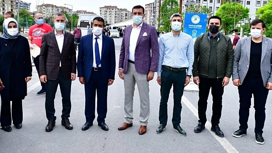 Milletvekili Tüfenkçi İle Başkan Çınar'dan Bostanbaşı Semt Pazarına Ziyaret