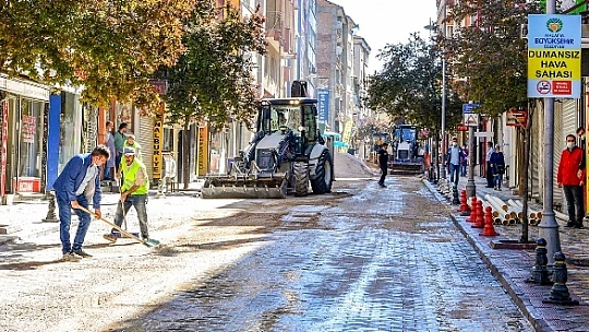 Cezmi Kartay Caddesinde İçmesuyu Çalışmaları Devam Ediyor