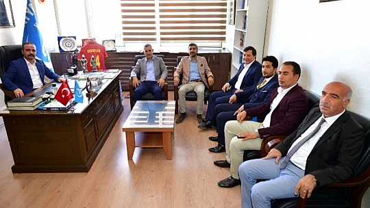 Başkan Çınar, MHP İl Ve İlçe Başkanlığı İle Ülkü Ocakları İl Başkanlığını Ziyaret Etti