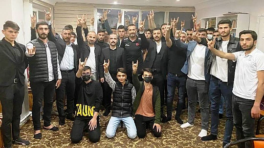 Milli Kaleciden Ülkü Ocakları'na Ziyaret