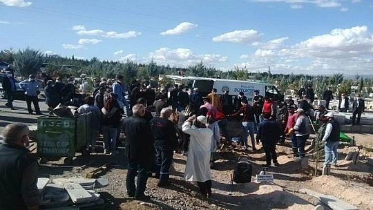 İmam ve Müezzin Aynı Gün Vefat Ettiler