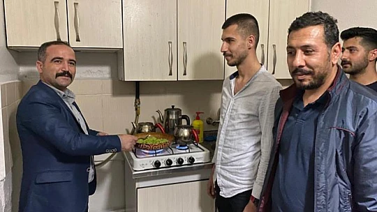 Milliyetçi Hareket Partisinden Gençlerle Sahur Programı