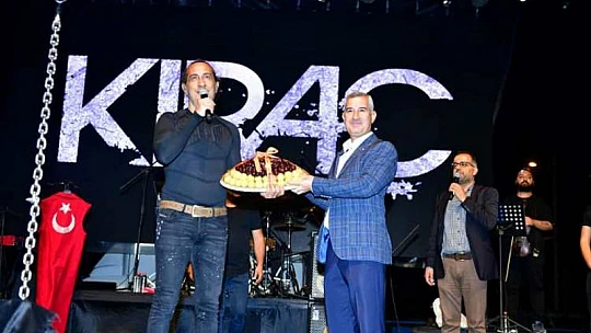 Kıraç, Malatya'lılara Unutulmayacak Bir Konser Yaşattı