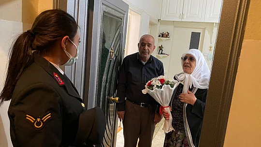 Jandarma Şehit Annelerini Unutmadı