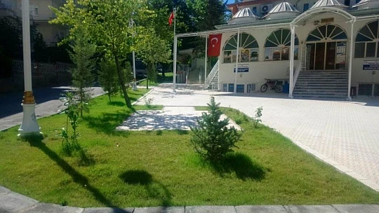 Başkan Çınar, Çalışıyor Yeşilyurt İlçesi Güzelleşiyor