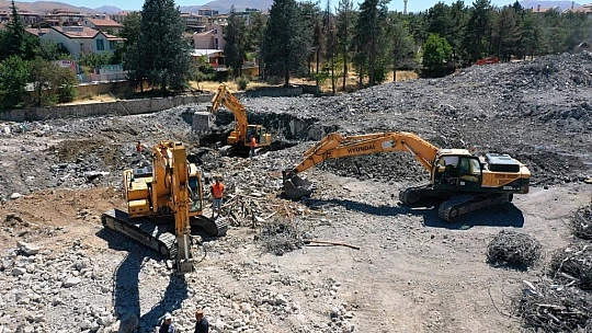 Yeşilyurt Belediyesi Yeni Hizmet Binasının Çalışmaları Devam Ediyor
