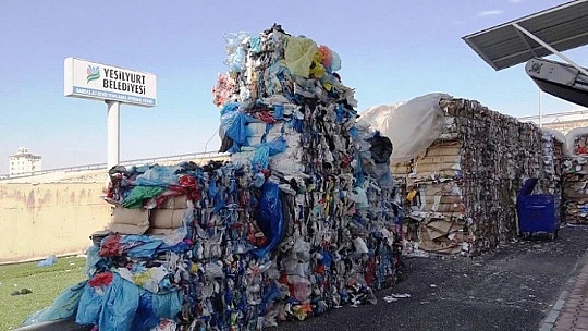 Yeşilyurt Belediyesi, 557 Ton Kağıt Karton Ambalaj Atığı Topladı