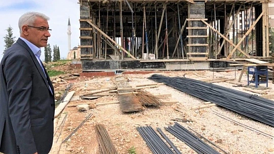 Başkan Güder, Semt Kütüphanesi'nin Çalışmalarını İnceledi