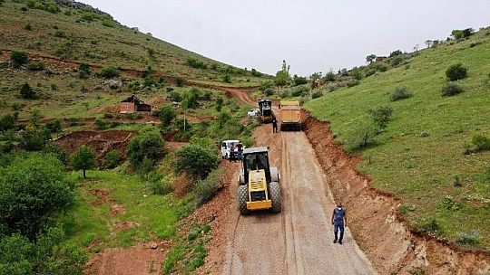 Yeşilyurt Belediyesi Ekipleri, Görgü Mahallesinin Ulaşım Ağını Yeniliyor