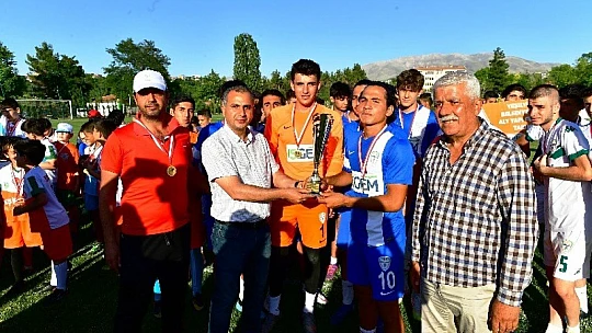 Yeşilyurt Belediyesi Spor Şenliğinin Ödül Töreni Yapıldı 