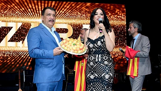 24. Kültür Sanat Ve Kayısı Festivali, Kutsi ve Zara Konseriyle Sona Erdi