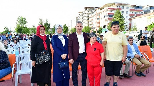 Özel Çocuklarımızı, El Emeği Göz Nuru Eserlerinden Dolayı Tebrik Ediyorum