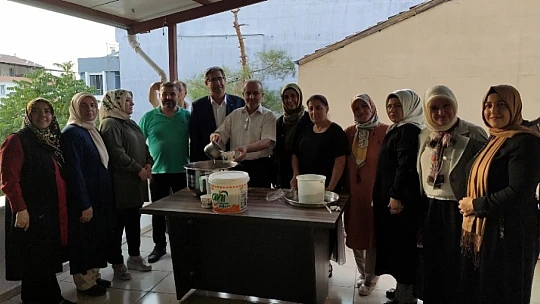 Büyük Birlik Partisi'nden Aşure İkramı
