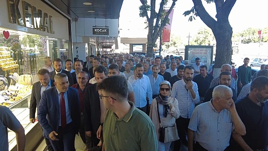 Sadıkoğlu'nun Seçim Ofisi Binlerce Kişinin Katılımıyla Açıldı