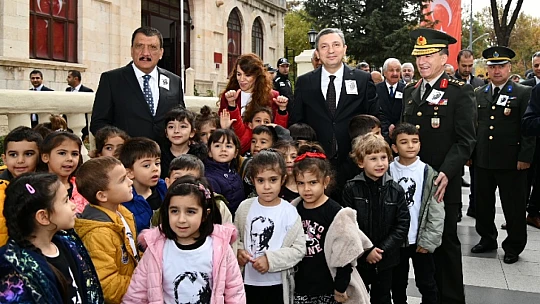 Büyük Önder Mustafa Kemal Atatürk, Malatya'da Düzenlenen Törenle Anıldı