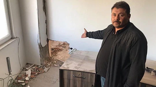 Duvarı Delen Hırsızlar BBP İl Binasında Ne Varsa Alıp Götürdüler…