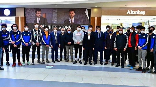 Basketler Sizden Hediyeler Yeşilyurt Belediyesi'nden