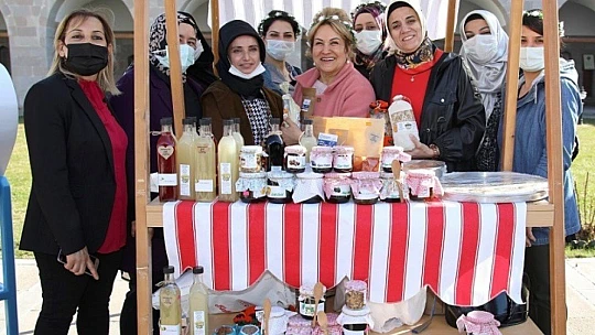 Kayısı Çiçeği Şenliği Konukları Battalgazi'ye Hayran Kaldı