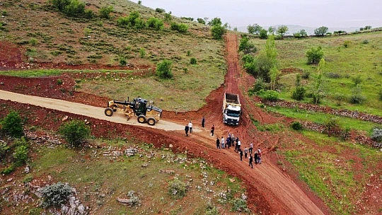 Yeşilyurt Belediyesi Ekipleri, Görgü Mahallesinin Ulaşım Ağını Yeniliyor