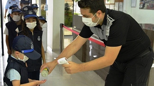 Esnaflar ve Vatandaşlardan Minik Zabıtalara Yoğun İlgi