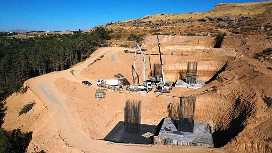 Milletvekili Tüfenkçi İle Belediye Başkanı Çınar, Şahnahan'daki Köprü İnşaatını İnceledi