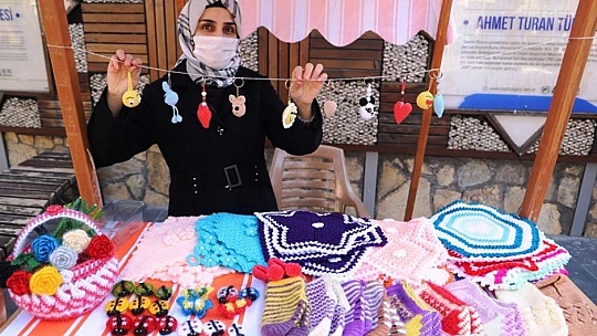 Hanımeli Pazarı Yoğun İlgi Görüyor