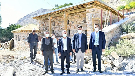 Yeşilyurt Belediyesi, Aşağıköy'deki 350 Yıllık Tarihi Camiyi Restore Etti