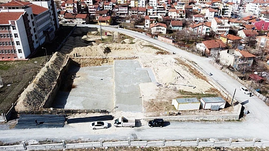 Battalgazi'de Yarı Olimpik Kapalı Yüzme Havuzu İçin İlk Kazma Vuruldu