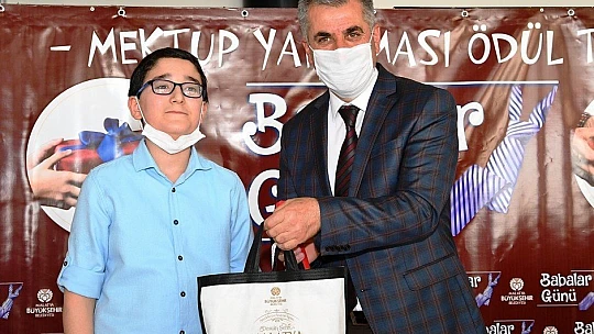 Babalara Mektuplar Duygulandırdı