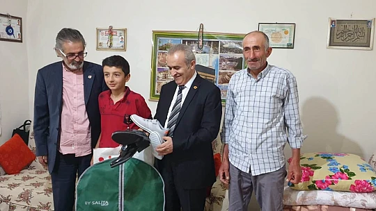 Başkan Dağ, Mehmet Durna'yı Unutmadı, Ödüllendirdi