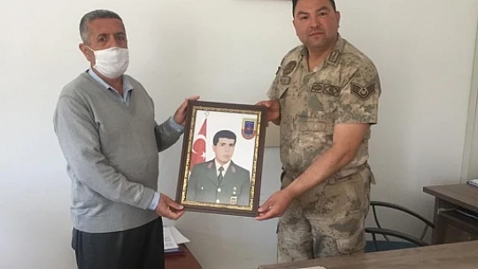 Başkan Gözükara, Şehit Mezarlarına Jandarma Eli Değdi