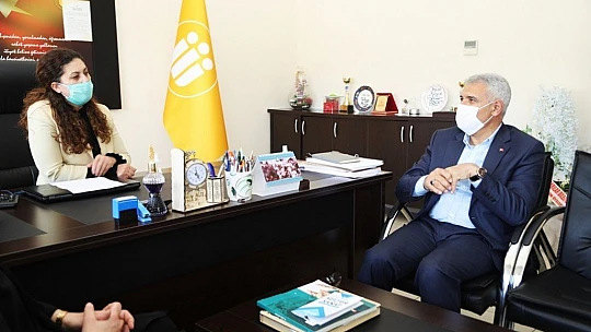 Başkan Güder'den Hemşireler Haftası Ziyareti