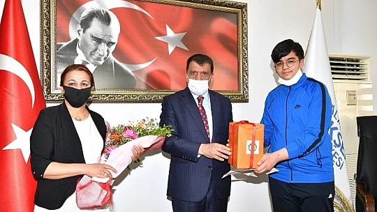 Başkan Gürkan, Anneler Gününü Kutluyorum