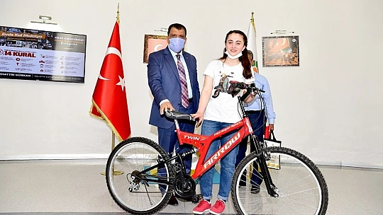 Başkan Gürkan, Gençler, 19 Mayıs'ı Yazdı