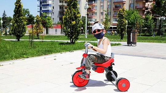 Battalgazi Belediyesi'nin Önü Cıvıl Cıvıl