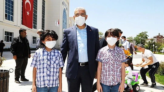 Battalgazi Belediyesi'nin Önü Cıvıl Cıvıl